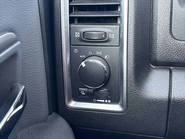 2024 Ram 1500 Classic SLT Quad Cab 4x4 64 Box