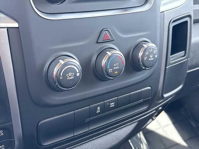 2024 Ram 1500 Classic SLT Quad Cab 4x4 64 Box