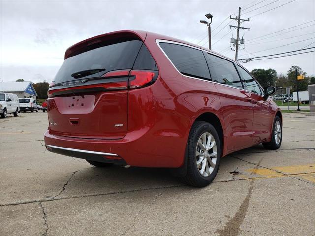 2027 Chrysler Pacifica Select AWD