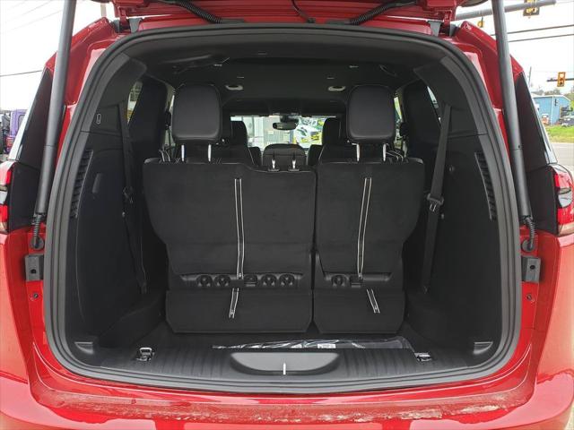 2027 Chrysler Pacifica Select AWD