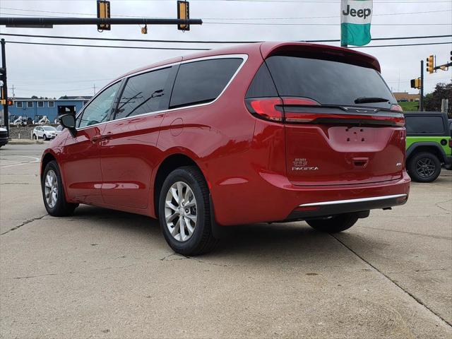 2027 Chrysler Pacifica Select AWD