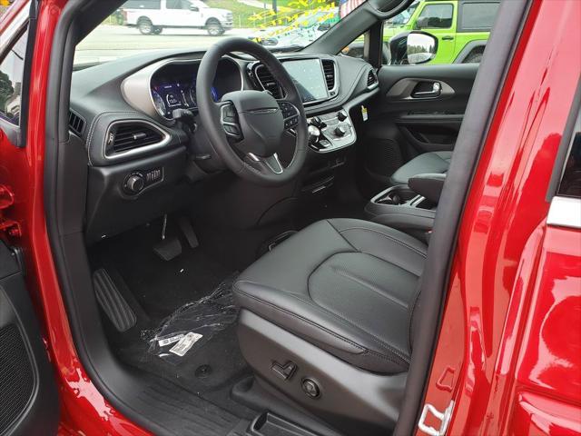 2027 Chrysler Pacifica Select AWD