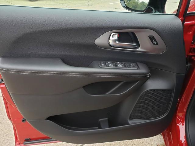 2027 Chrysler Pacifica Select AWD