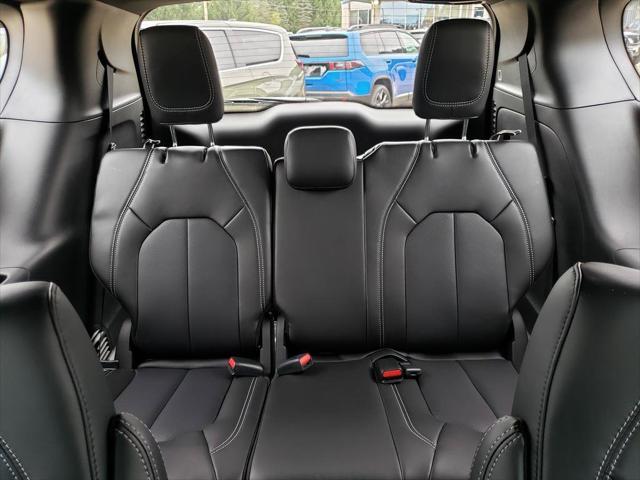 2027 Chrysler Pacifica Select AWD