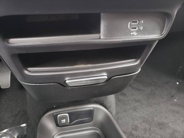 2027 Chrysler Pacifica Select AWD