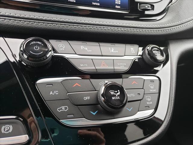 2027 Chrysler Pacifica Select AWD