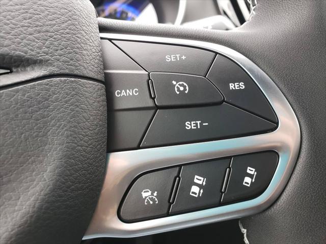 2027 Chrysler Pacifica Select AWD