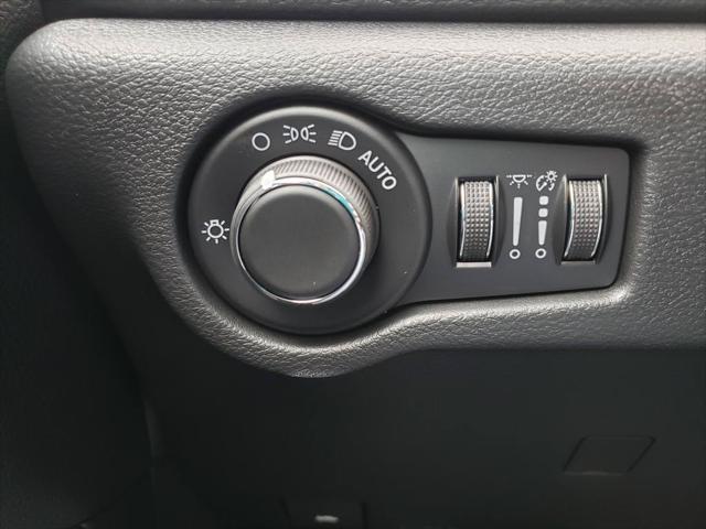 2027 Chrysler Pacifica Select AWD