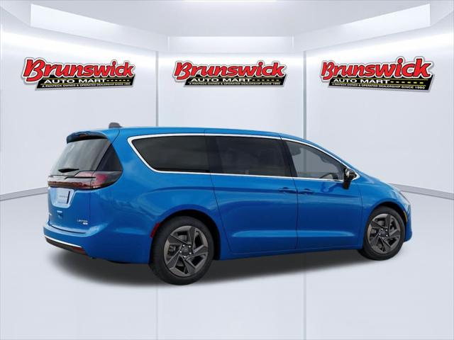2027 Chrysler Pacifica Limited AWD