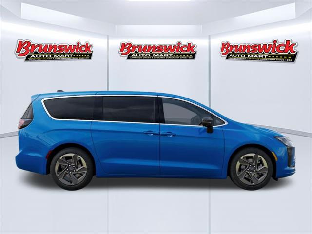 2027 Chrysler Pacifica Limited AWD