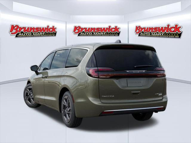 2027 Chrysler Pacifica Limited AWD