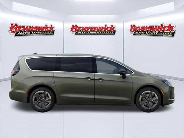 2027 Chrysler Pacifica Limited AWD