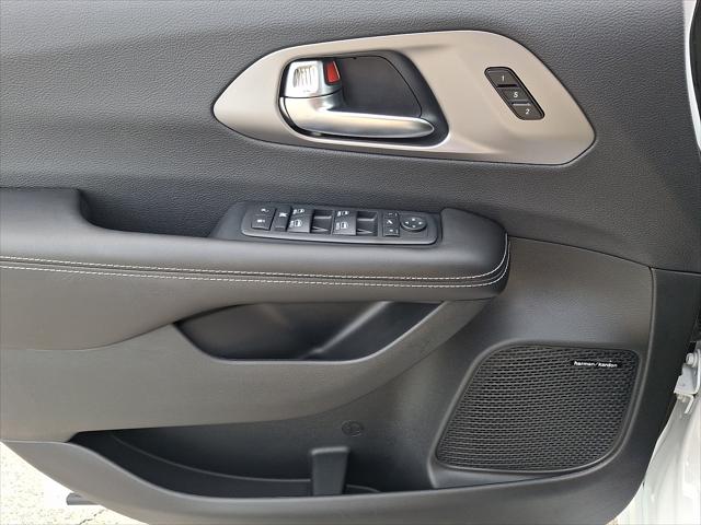 2027 Chrysler Pacifica Limited