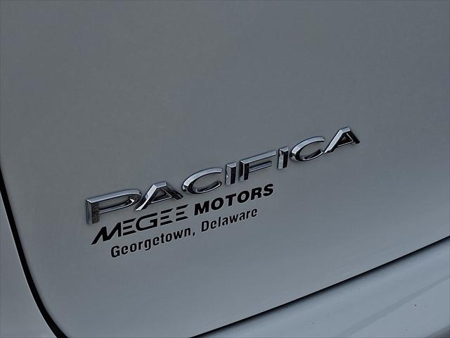 2027 Chrysler Pacifica Limited