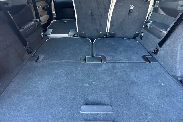 2026 Volvo XC90 Plus, B6 AWD Gas mild hybrid, Gasoline, Bright, 7 Seats