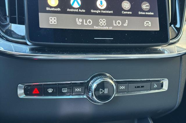 2026 Volvo XC90 Plus, B6 AWD Gas mild hybrid, Gasoline, Bright, 7 Seats