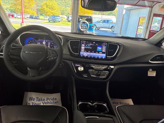 2027 Chrysler Pacifica Limited AWD