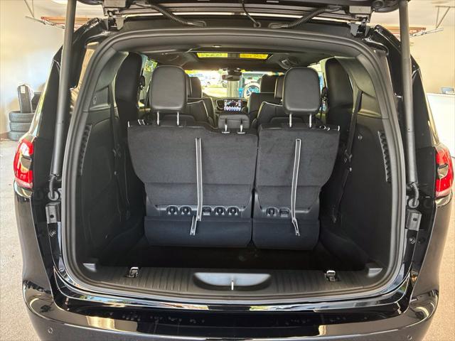 2027 Chrysler Pacifica Limited AWD