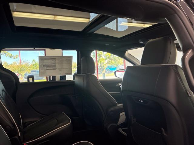 2027 Chrysler Pacifica Limited AWD