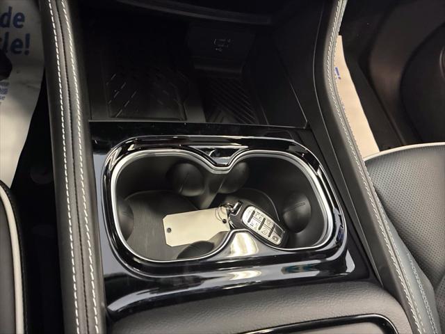 2027 Chrysler Pacifica Limited AWD