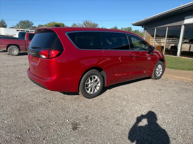 2027 Chrysler Pacifica LX