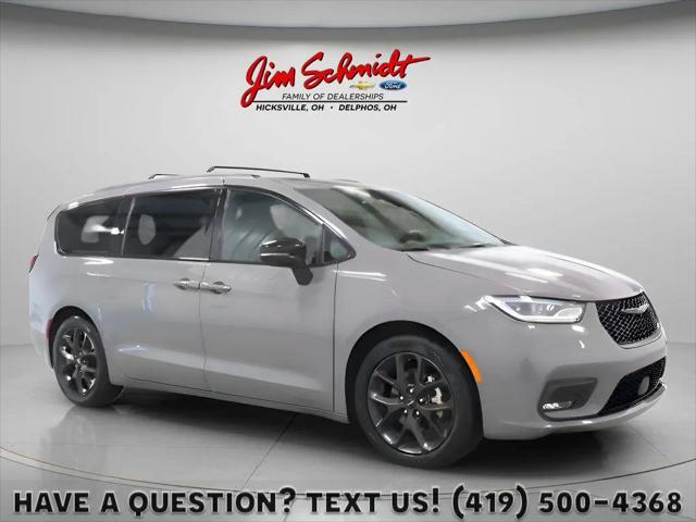 2025 Chrysler Pacifica Limited for sale in Hicksville, OH