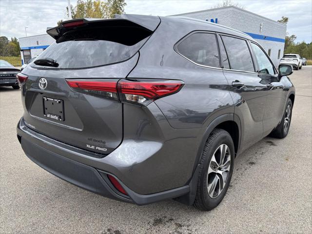 Used 2022 Toyota Highlander XLE For Sale in Jackson, MI