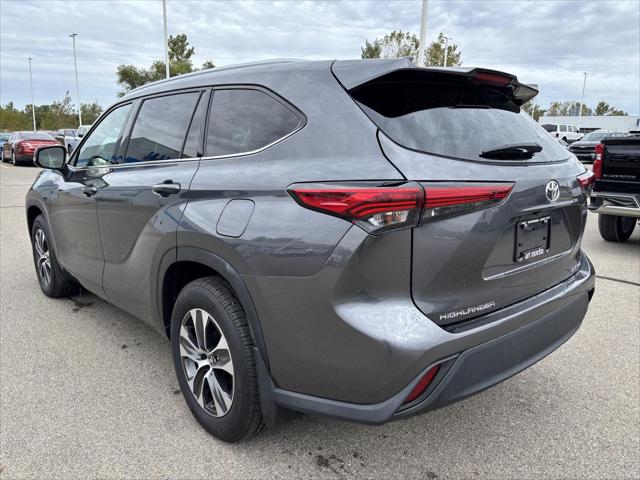 Used 2022 Toyota Highlander XLE For Sale in Jackson, MI