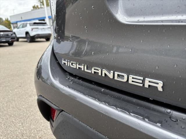 Used 2022 Toyota Highlander XLE For Sale in Jackson, MI