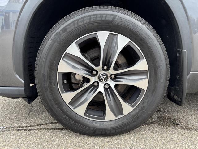 Used 2022 Toyota Highlander XLE For Sale in Jackson, MI