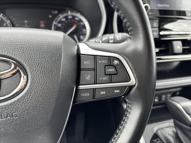 Used 2022 Toyota Highlander XLE For Sale in Jackson, MI