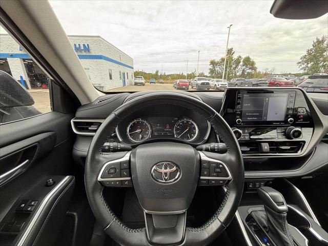 Used 2022 Toyota Highlander XLE For Sale in Jackson, MI