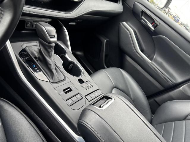 Used 2022 Toyota Highlander XLE For Sale in Jackson, MI
