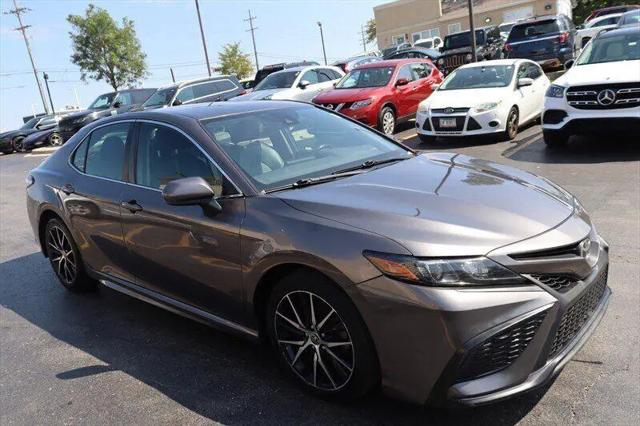 2021 Toyota Camry SE for sale in Downers Grove, IL