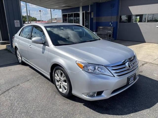 2011 Toyota Avalon Limited for sale in Cudahy, WI