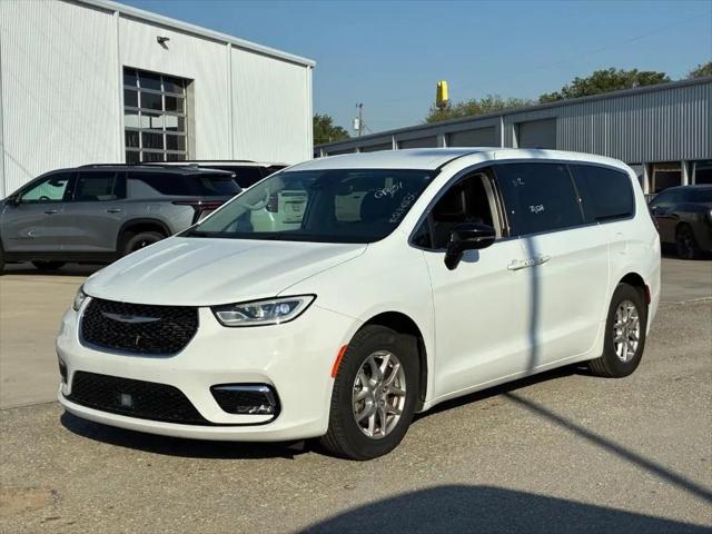 2024 Chrysler Pacifica Touring L for sale in Burkburnett, TX