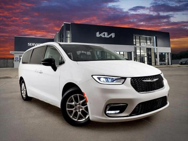 2024 Chrysler Pacifica Touring L for sale in Beaumont, TX