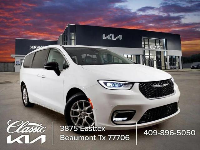 2024 Chrysler Pacifica Touring L for sale in Beaumont, TX