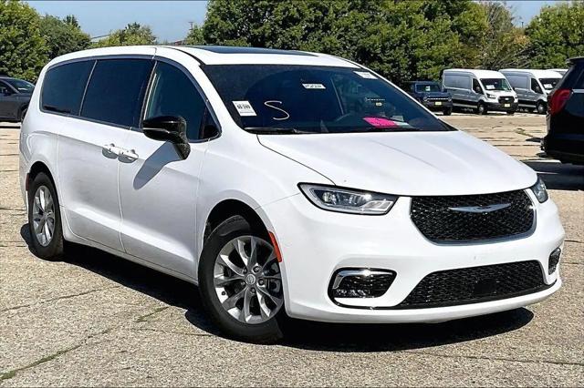 2026 Chrysler Pacifica Limited for sale in Montevideo, MN