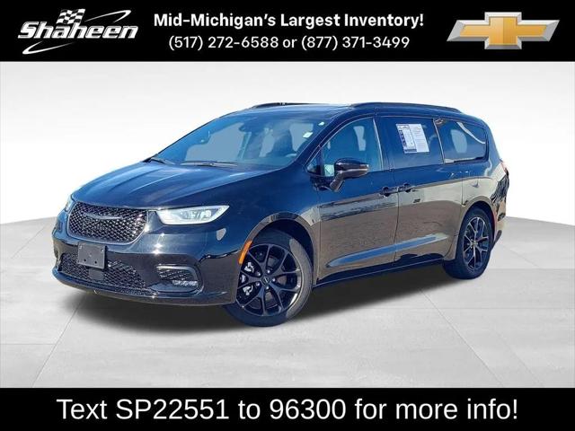2025 Chrysler Pacifica Limited for sale in Lansing, MI