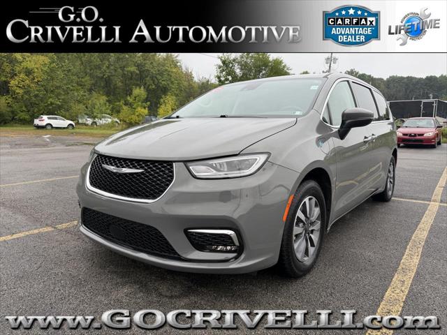 2023 Chrysler Pacifica Hybrid Touring L for sale in New Castle, PA