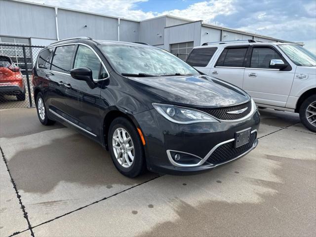 2020 Chrysler Pacifica Touring L for sale in Waukee, IA