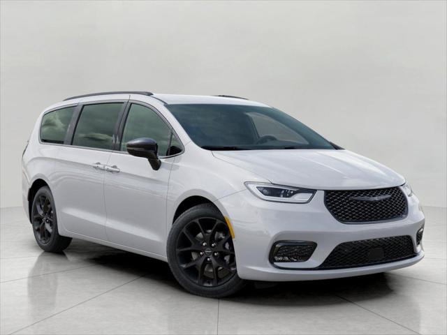 2026 Chrysler Pacifica Select for sale in Kaukauna, WI
