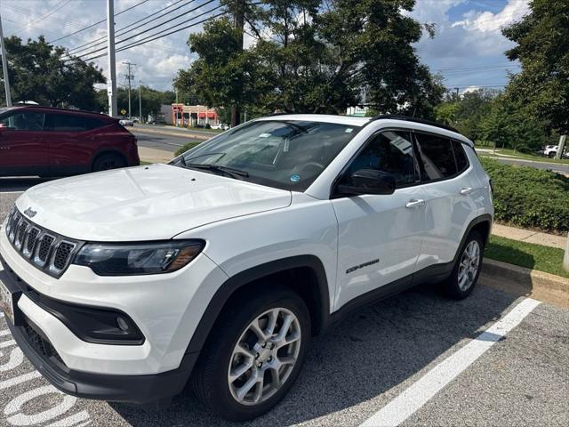 2023 Jeep Compass Latitude Lux FWD 2023 Jeep Compass Latitude Lux FWD