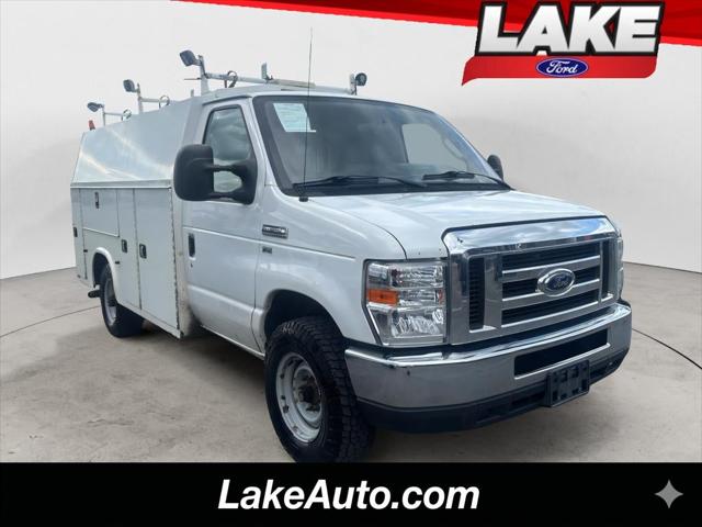 2017 Ford E-350 Cutaway Base