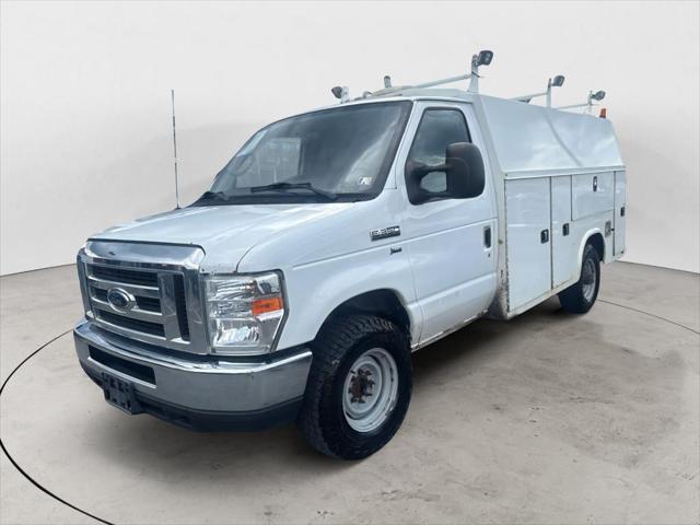 2017 Ford E-350 Cutaway Base