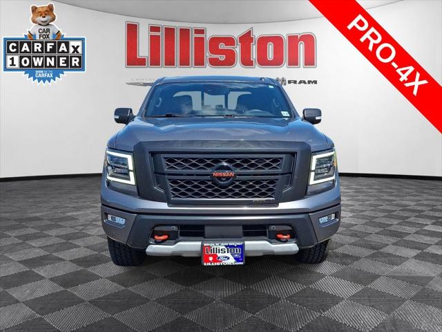 2021 Nissan TITAN Crew Cab PRO-4X 4x4 2021 Nissan TITAN Crew Cab PRO-4X 4x4