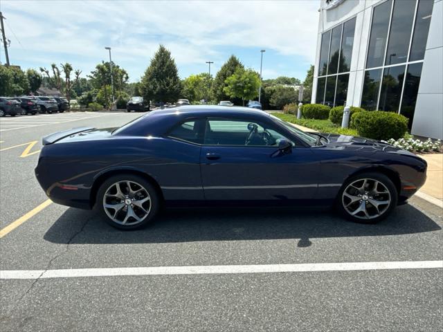 2017 Dodge Challenger SXT Plus