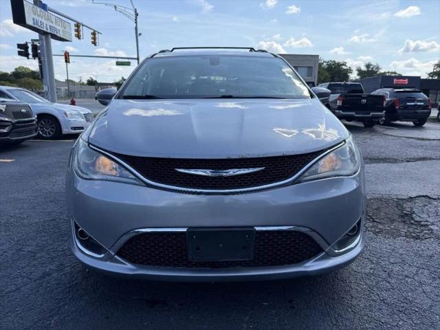 2017 Chrysler Pacifica Touring-L