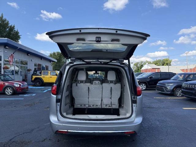 2017 Chrysler Pacifica Touring-L